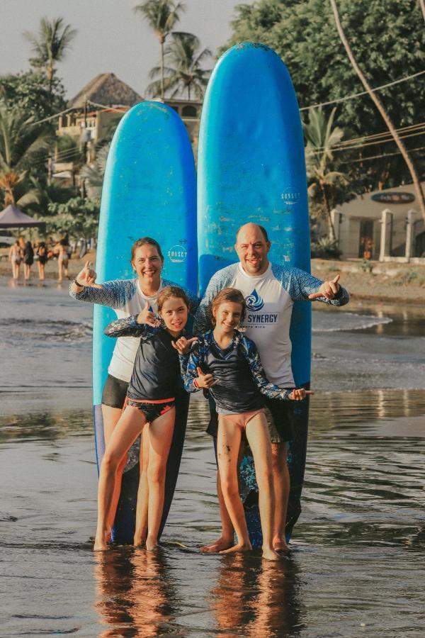 Surf Synergy All-Inclusive Surf Retreat Jacó Esterno foto