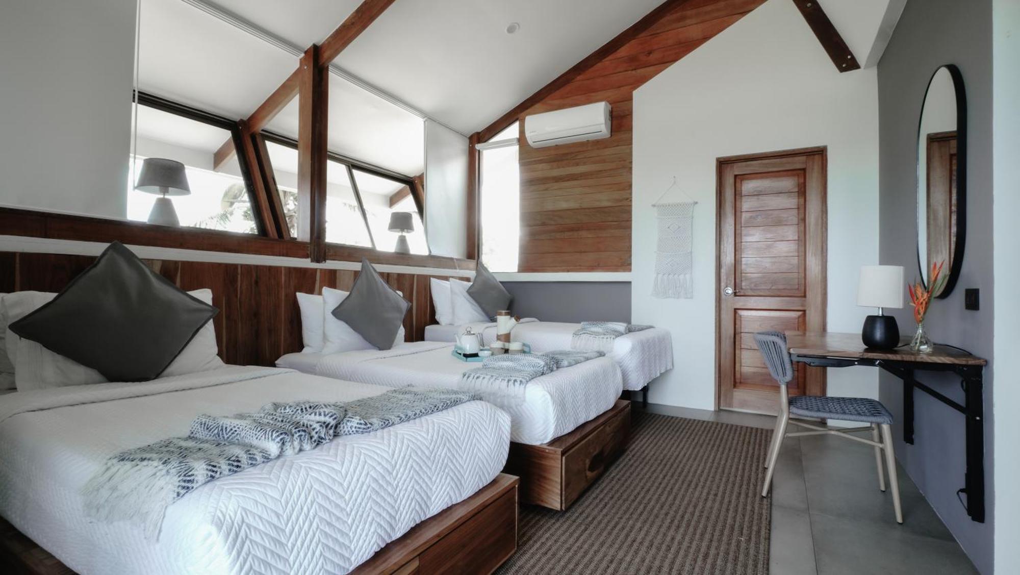 Surf Synergy All-Inclusive Surf Retreat Jacó Esterno foto
